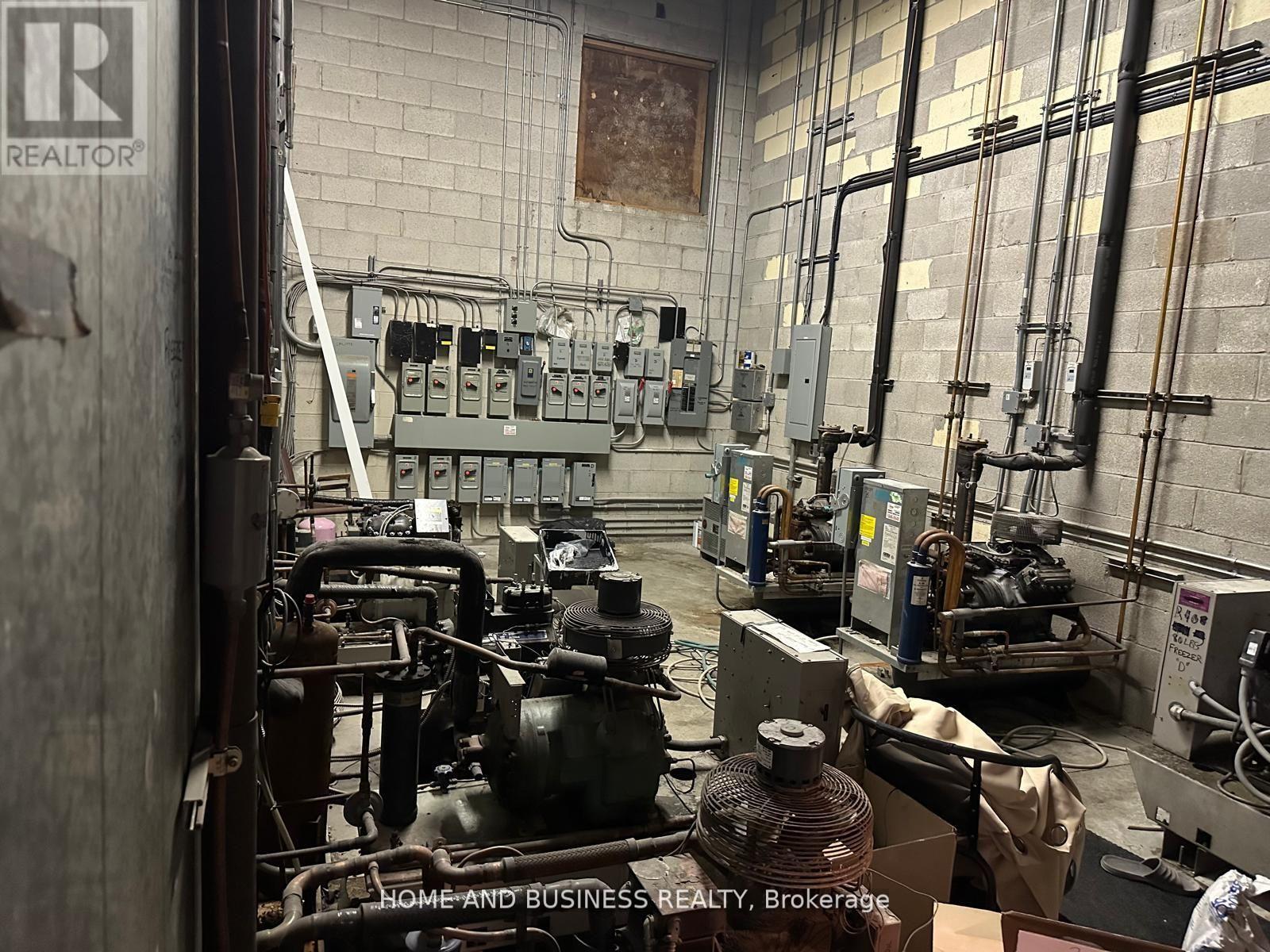 B - 1880 Bonhill Road, Mississauga, Ontario  L5T 1C4 - Photo 23 - W12941328