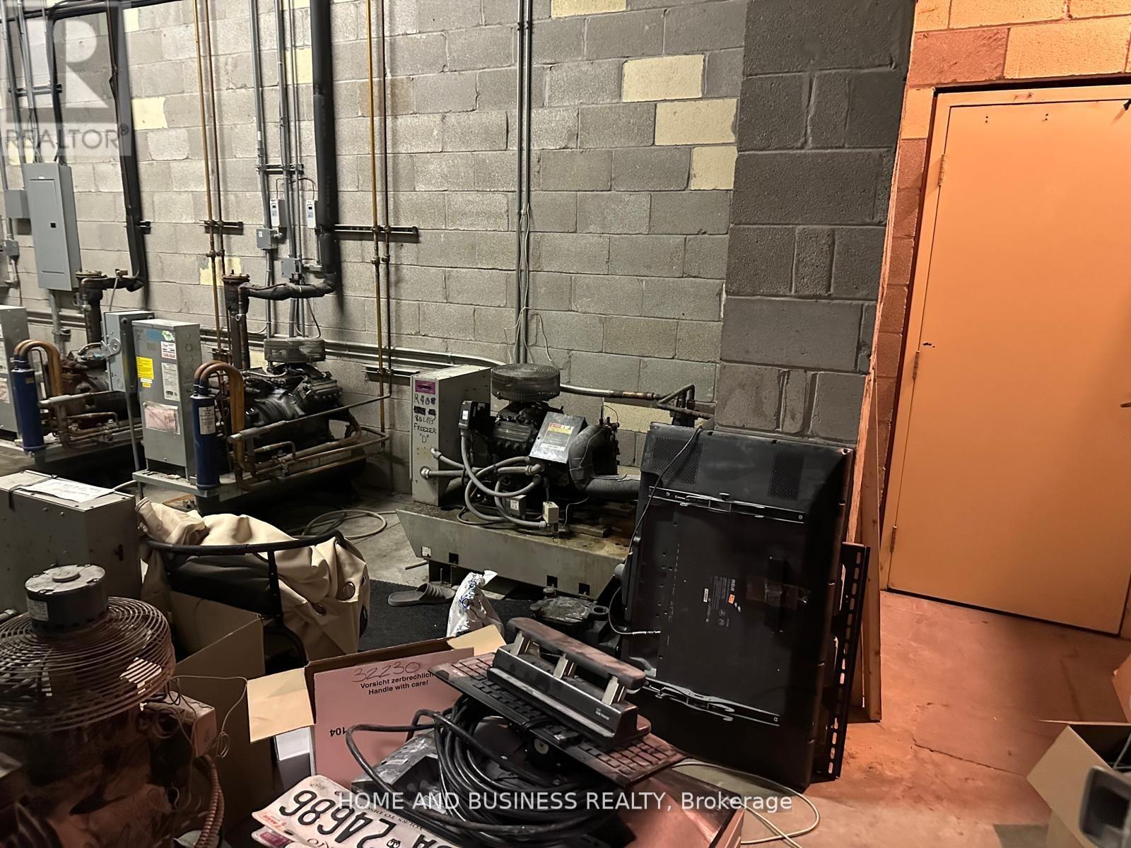 B - 1880 Bonhill Road, Mississauga, Ontario  L5T 1C4 - Photo 24 - W12941328