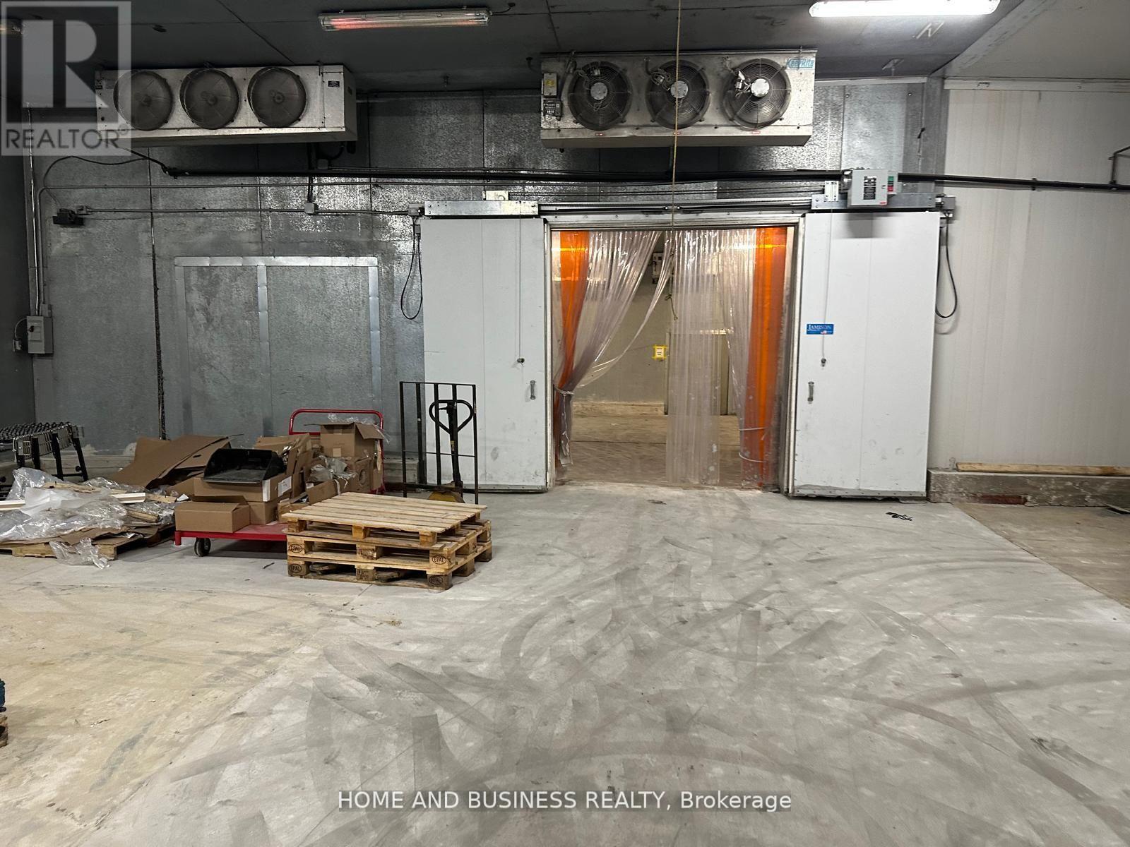 B - 1880 Bonhill Road, Mississauga, Ontario  L5T 1C4 - Photo 7 - W12941328