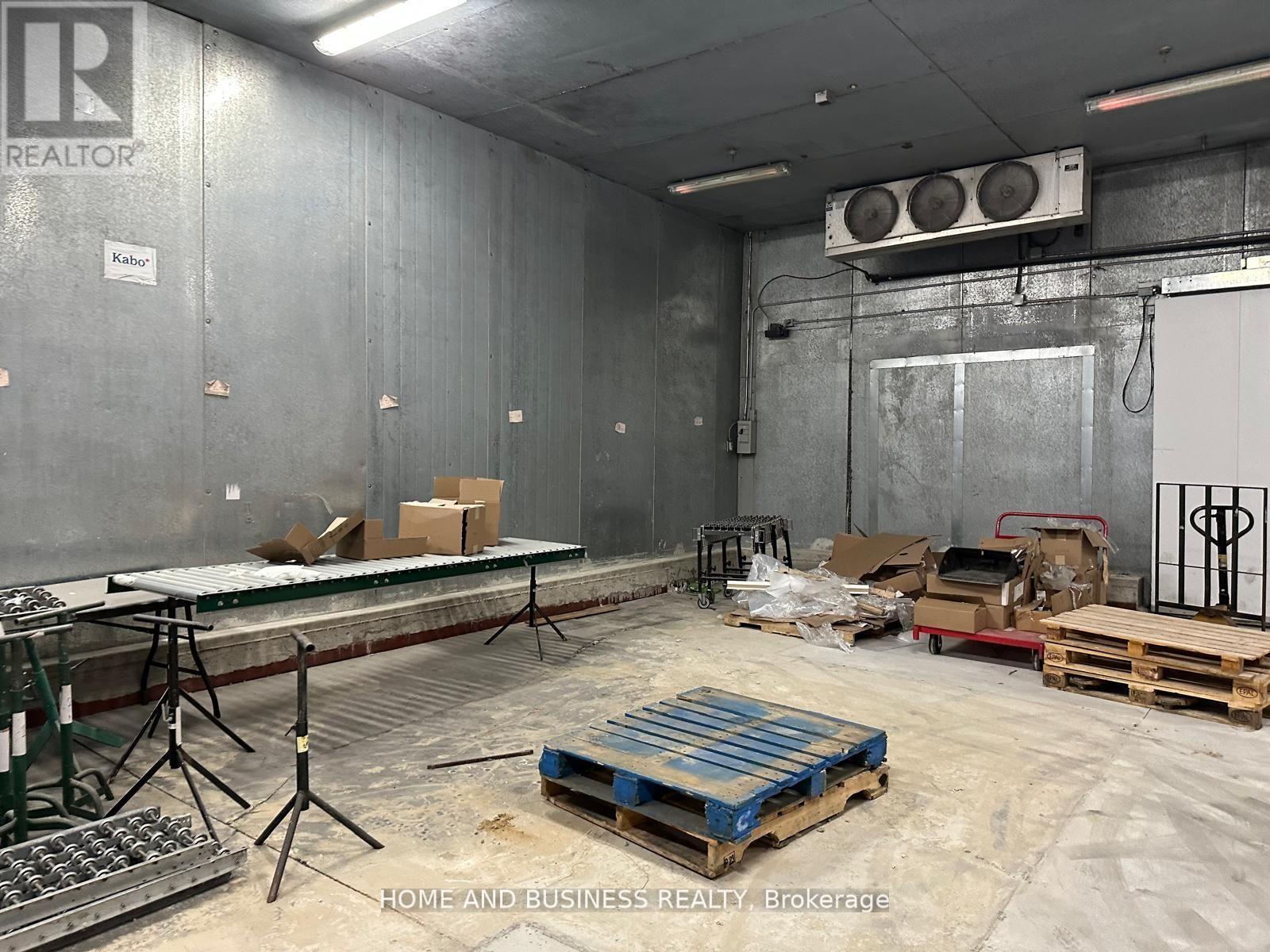 B - 1880 Bonhill Road, Mississauga, Ontario  L5T 1C4 - Photo 8 - W12941328