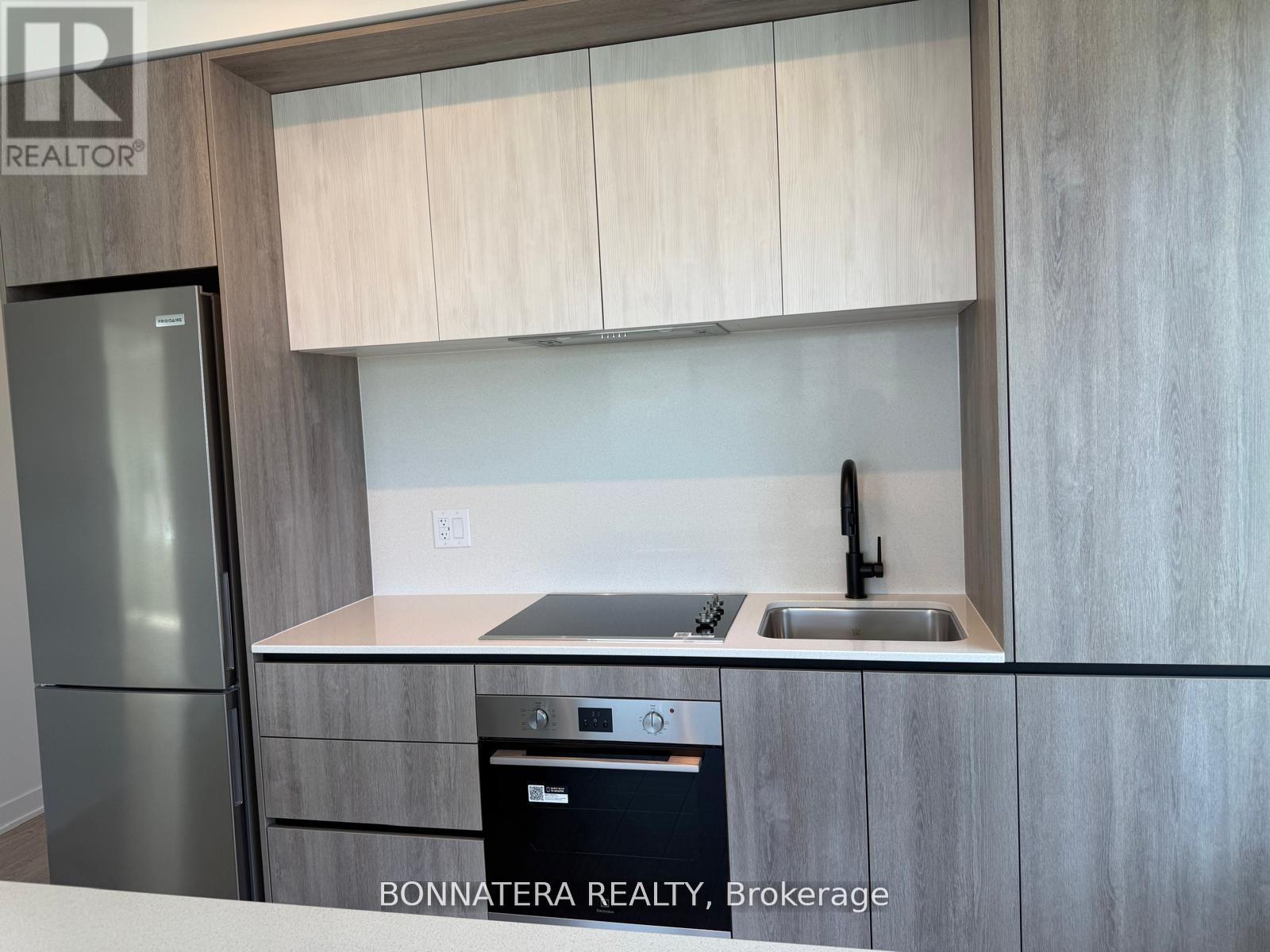 904 - 2495 Eglinton Avenue, Mississauga, Ontario  L5M 2T2 - Photo 8 - W12941334