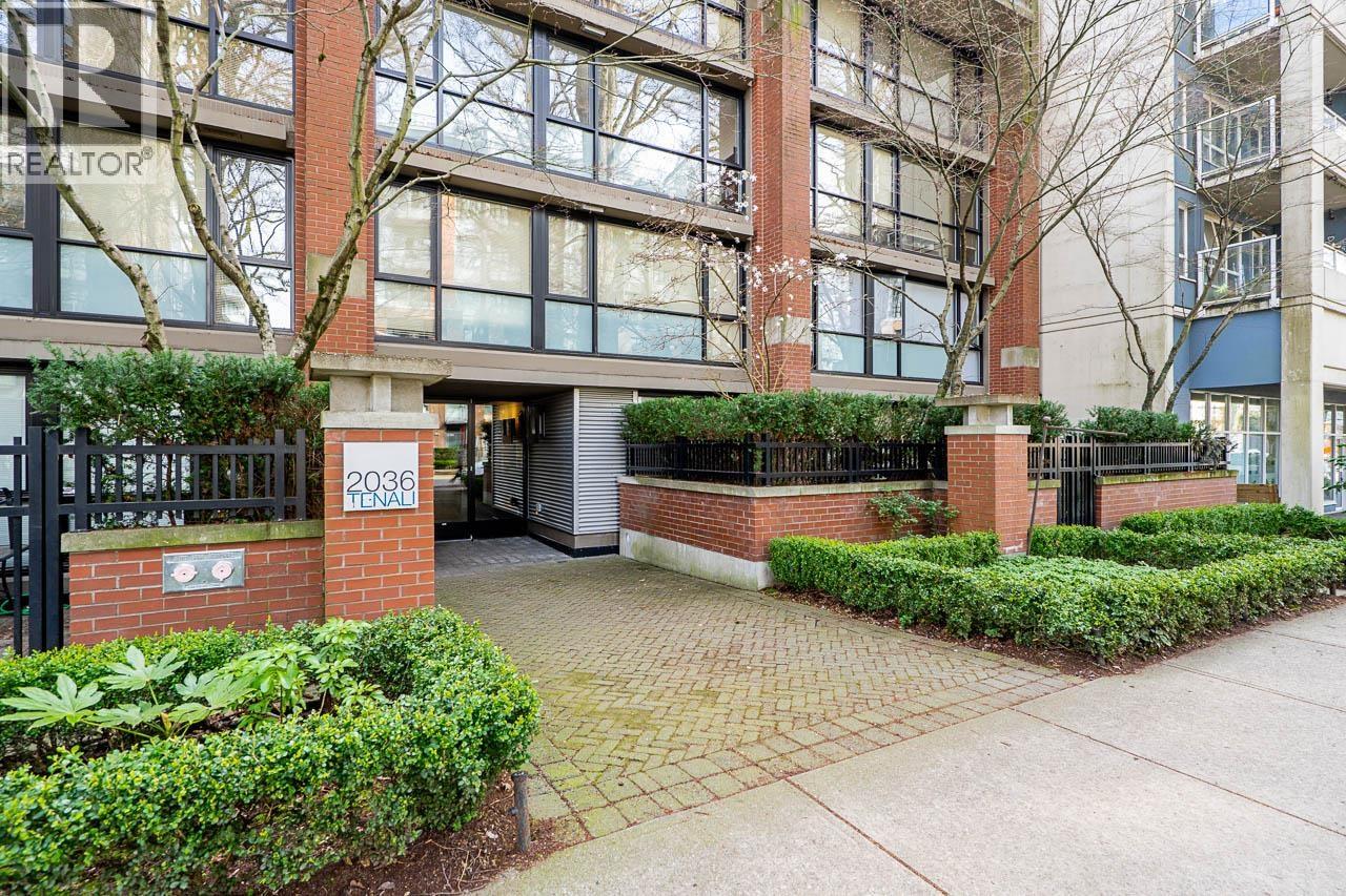 502 2036 W 10TH AVENUE, Vancouver, British Columbia