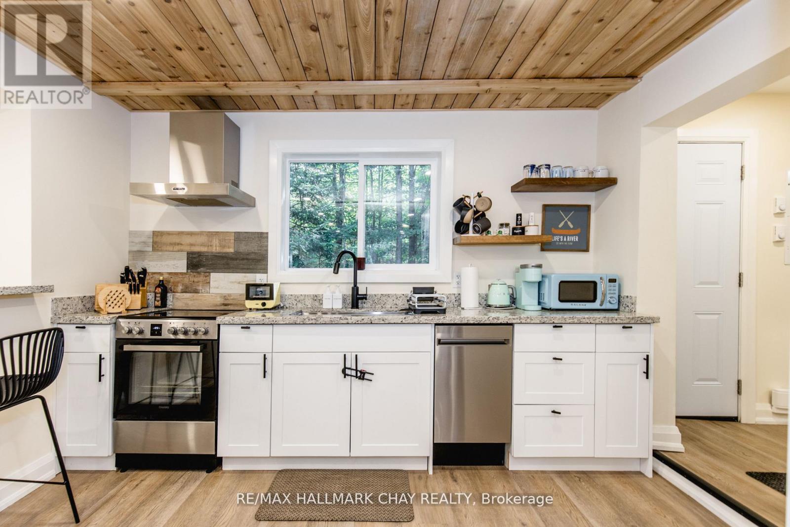 182 Brodie Kay Trail, Huntsville, Ontario  P0B 1L0 - Photo 4 - X12941256