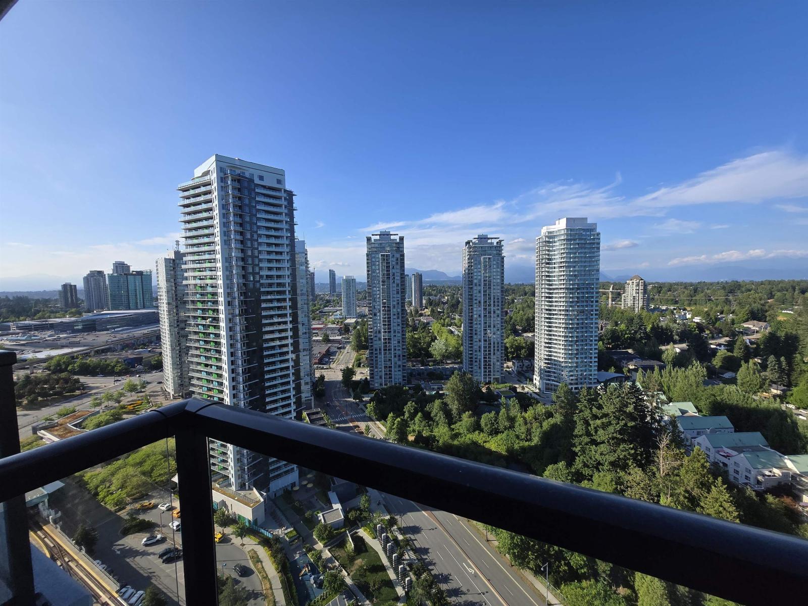 2907 13725 George  Junction, Surrey, British Columbia  V3T 0V7 - Photo 1 - R3105568