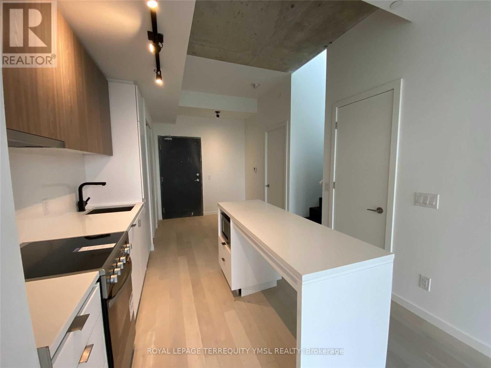 816 - 7 Smith Crescent, Toronto, Ontario  M8Z 0G3 - Photo 10 - W12911682