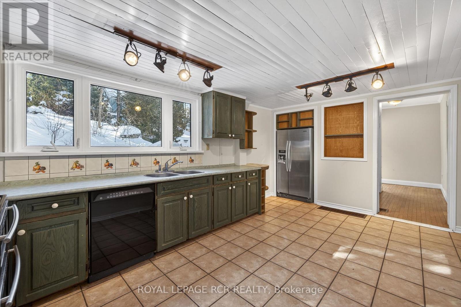 815 Forks Of The Credit Road, Caledon, Ontario  L7K 0E7 - Photo 7 - W12750726