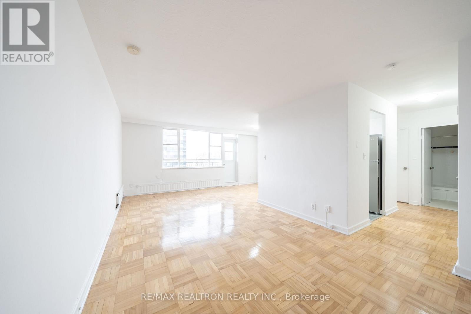 604 - 165 Cosburn Avenue, Toronto, Ontario  M4J 2L3 - Photo 2 - E12825194