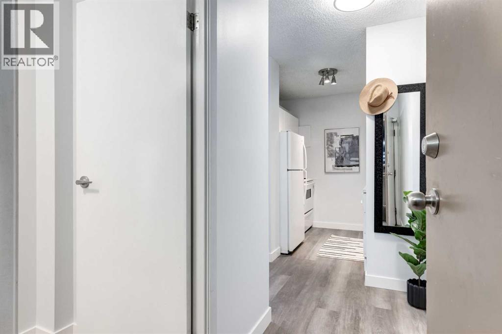 1114, 4944 Dalton Drive NW, Calgary, Alberta  T3A 2E3 - Photo 4 - A2292843