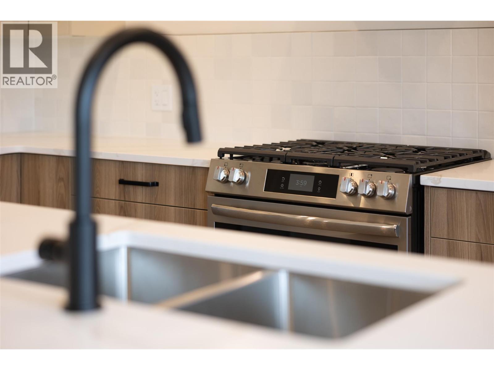 800 Riverside Way Unit# 403, Fernie, British Columbia V0B 1M7 - Photo 17 - 10349195