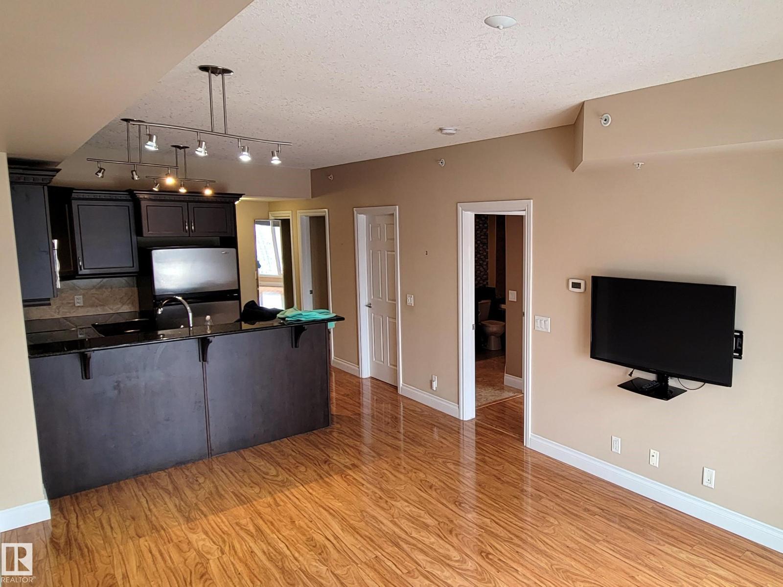 #1005 10303 111 St Nw, Edmonton, Alberta T5K 0C6 - Photo 2 - E4478148