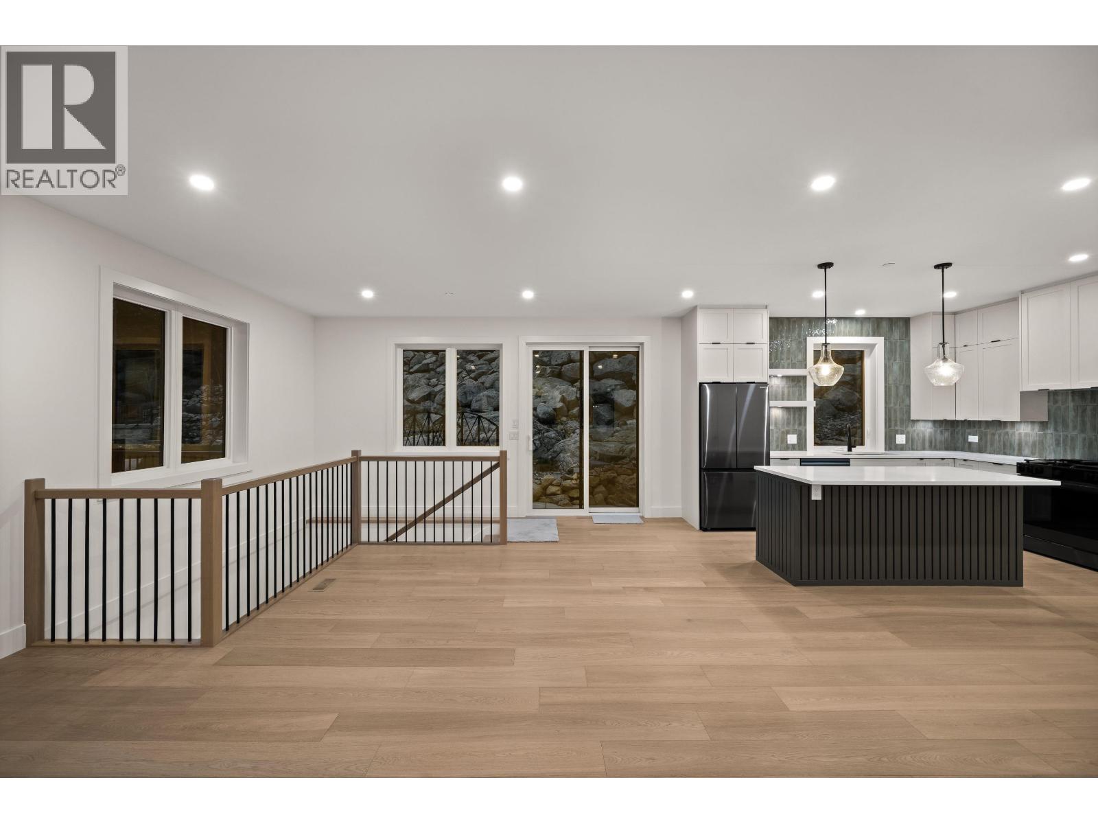 135 Oak Court, Anmore, British Columbia  V3H 4W9 - Photo 36 - R3105458