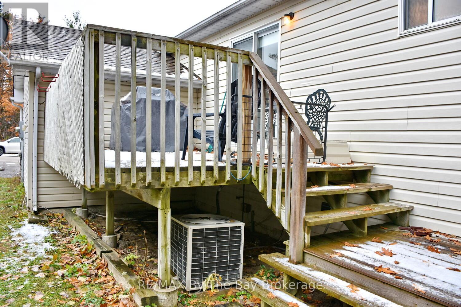 41 Wesley Avenue, Wasaga Beach, Ontario L9Z 1C8 - Photo 34 - S12544016