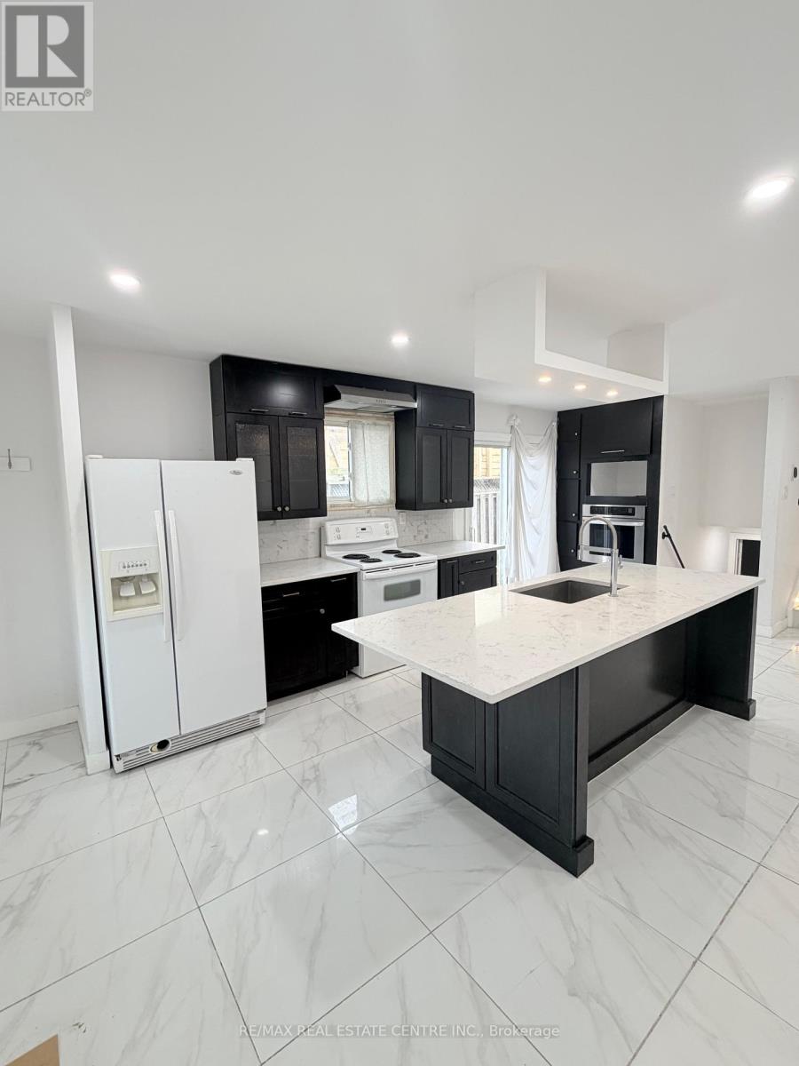 245 Heritage Drive, Kitchener, Ontario N2B 3A9 - Photo 5 - X12912844