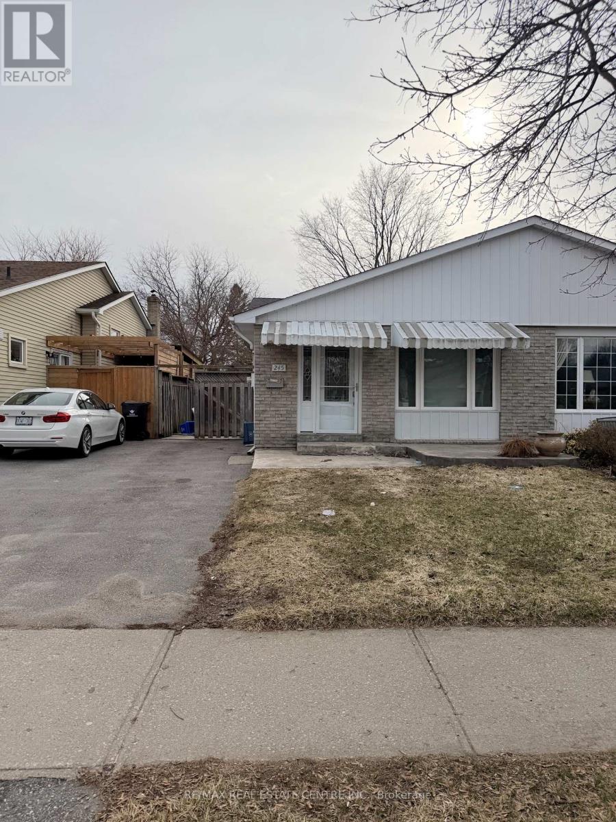 245 HERITAGE DRIVE, Kitchener, Ontario