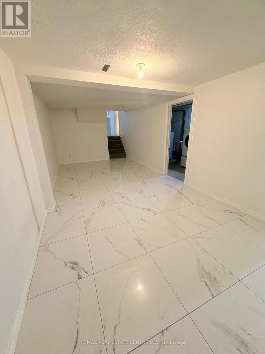 245 Heritage Drive, Kitchener, Ontario N2B 3A9 - Photo 22 - X12912844