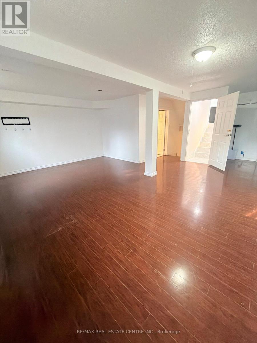 245 Heritage Drive, Kitchener, Ontario N2B 3A9 - Photo 19 - X12912844