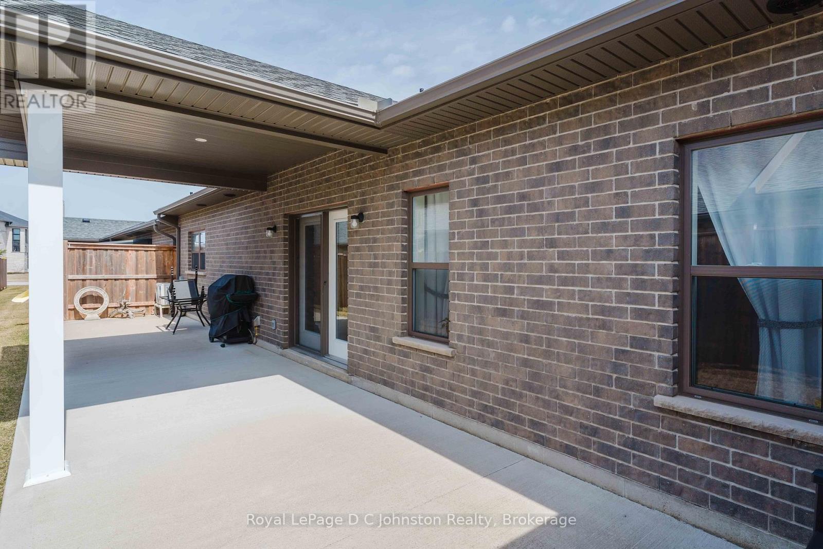 1062 Waterloo Street, Saugeen Shores, Ontario  N0H 2C3 - Photo 31 - X12941452