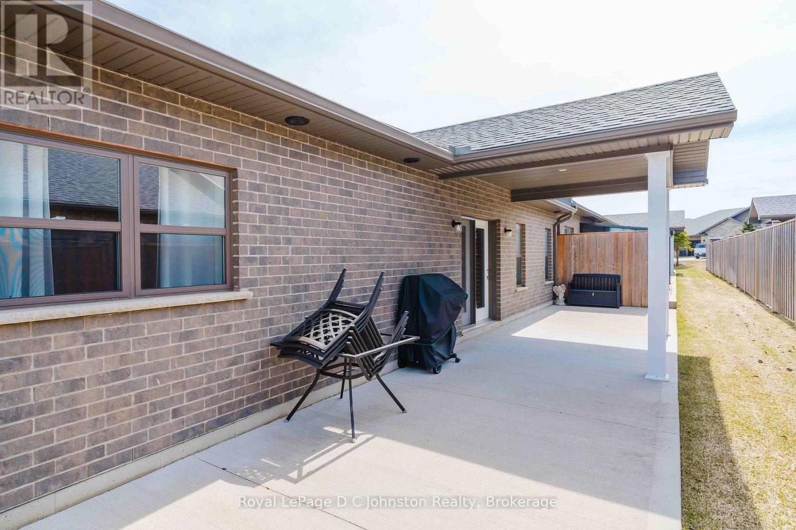 1062 Waterloo Street, Saugeen Shores, Ontario  N0H 2C3 - Photo 32 - X12941452