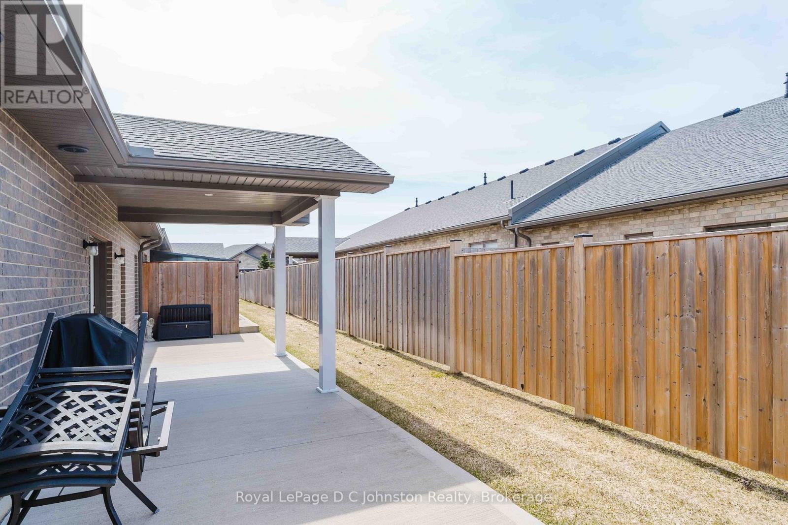 1062 Waterloo Street, Saugeen Shores, Ontario  N0H 2C3 - Photo 34 - X12941452