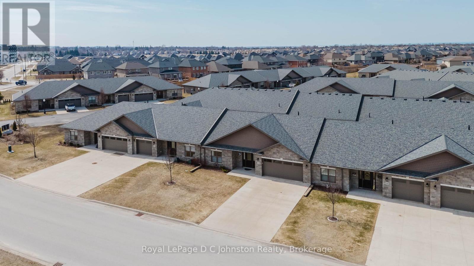 1062 Waterloo Street, Saugeen Shores, Ontario  N0H 2C3 - Photo 38 - X12941452