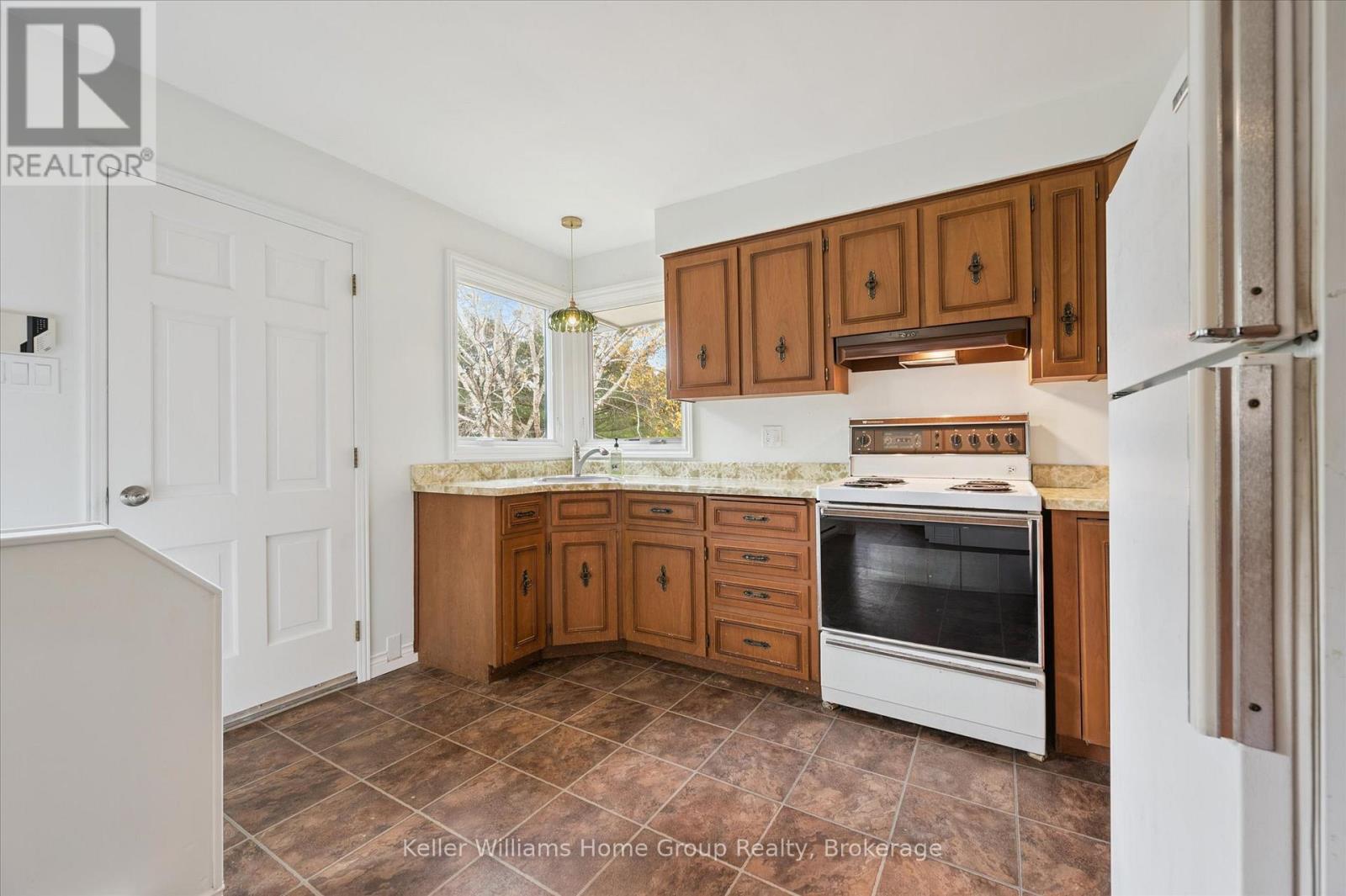 7828 Sixth Line E, Centre Wellington, Ontario  N0B 1S0 - Photo 21 - X12941480