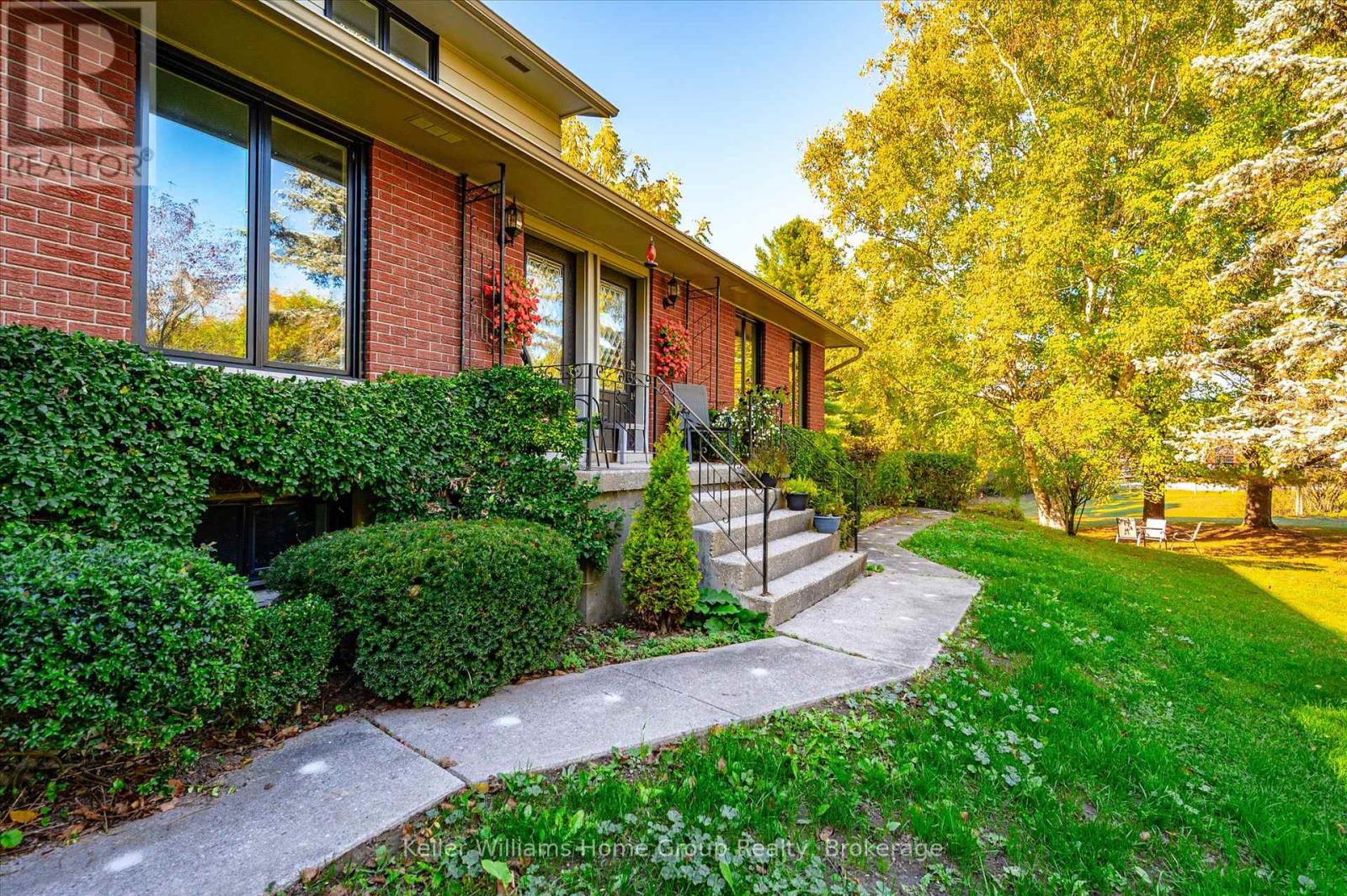 7828 Sixth Line E, Centre Wellington, Ontario  N0B 1S0 - Photo 4 - X12941480