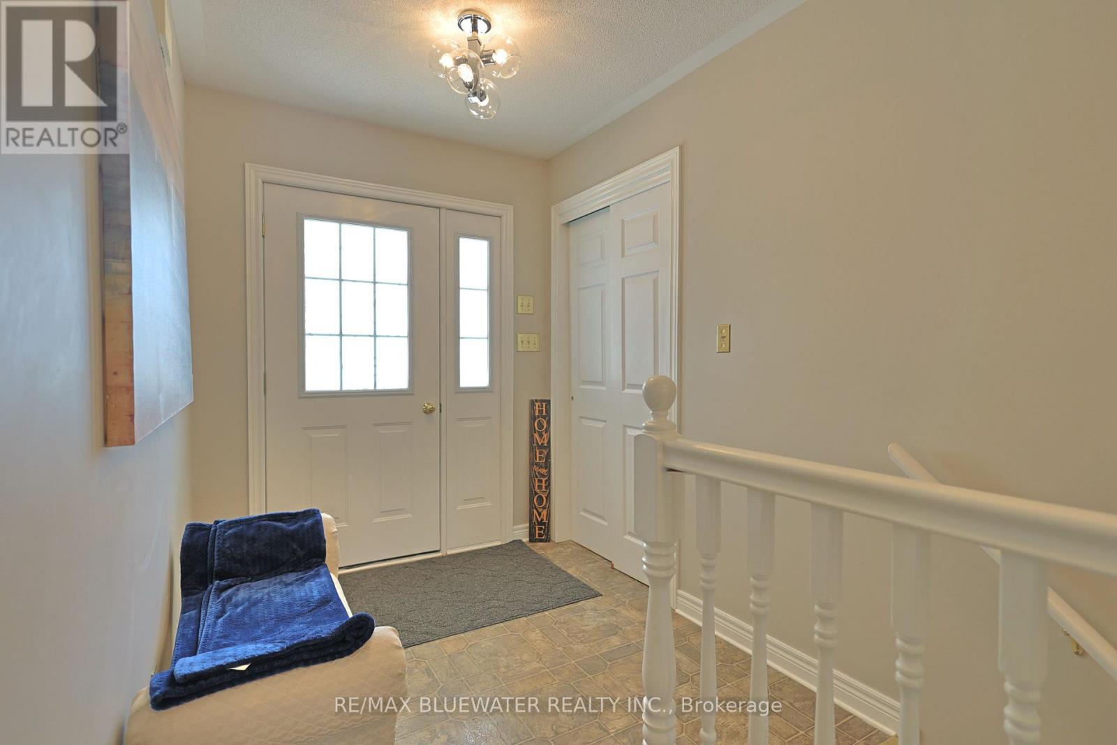 8 - 9826 Northville Crescent, Lambton Shores, Ontario  N0M 2N0 - Photo 11 - X12861312