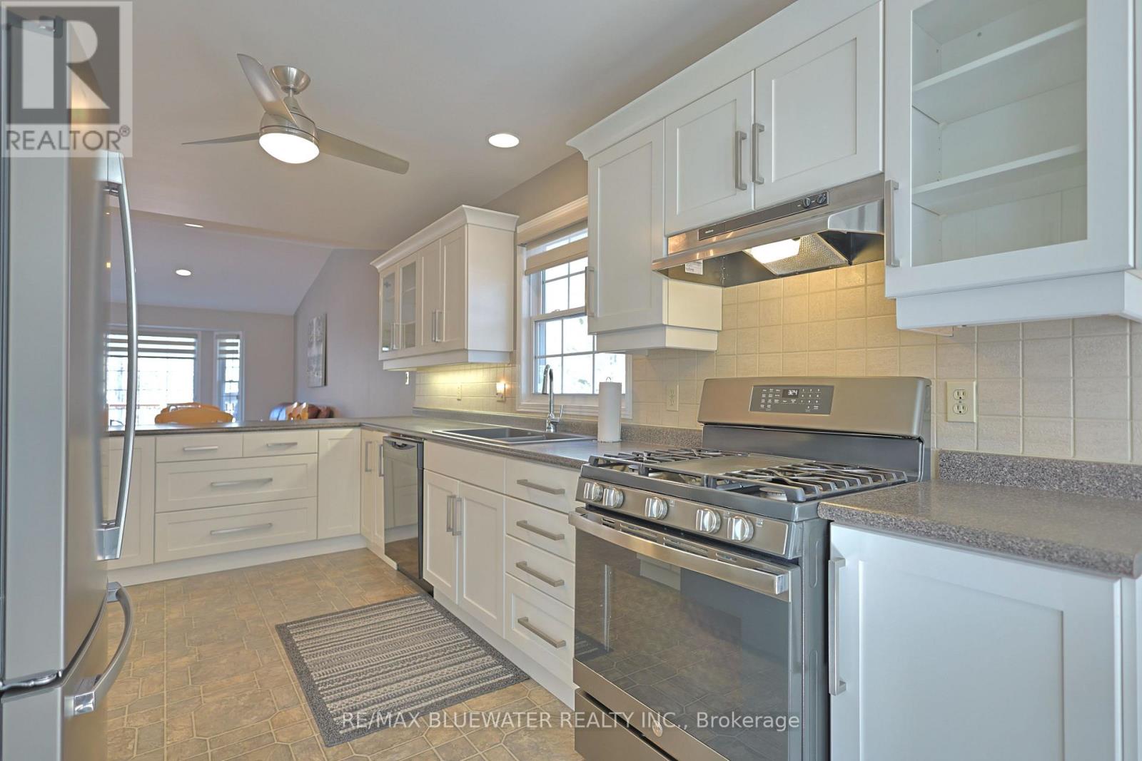 8 - 9826 Northville Crescent, Lambton Shores, Ontario  N0M 2N0 - Photo 14 - X12861312