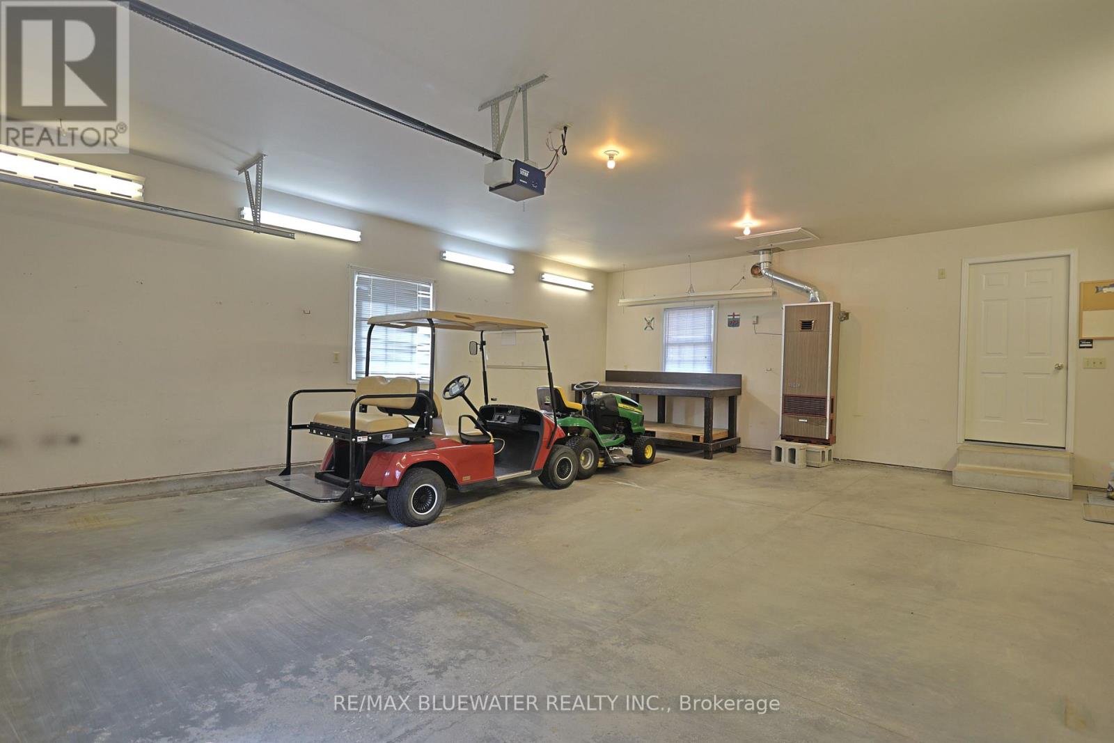 8 - 9826 Northville Crescent, Lambton Shores, Ontario  N0M 2N0 - Photo 37 - X12861312