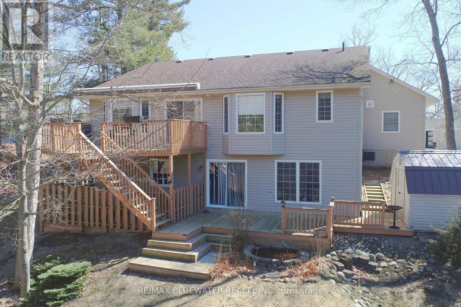 8 - 9826 Northville Crescent, Lambton Shores, Ontario  N0M 2N0 - Photo 3 - X12861312