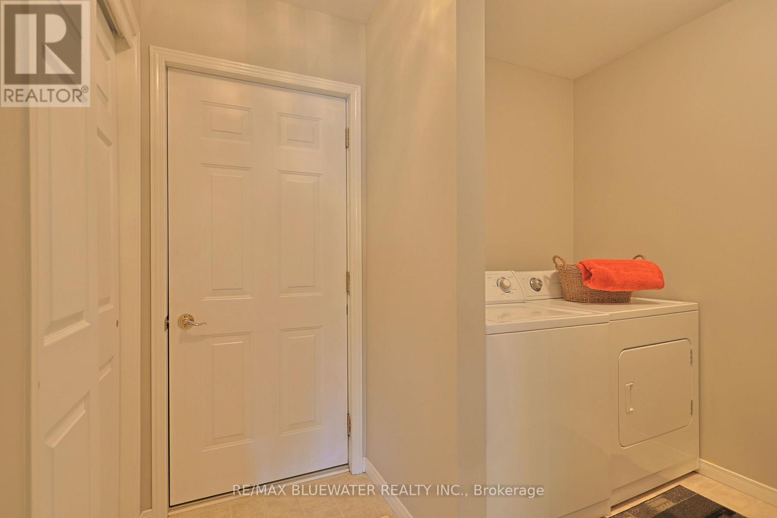 8 - 9826 Northville Crescent, Lambton Shores, Ontario  N0M 2N0 - Photo 35 - X12861312