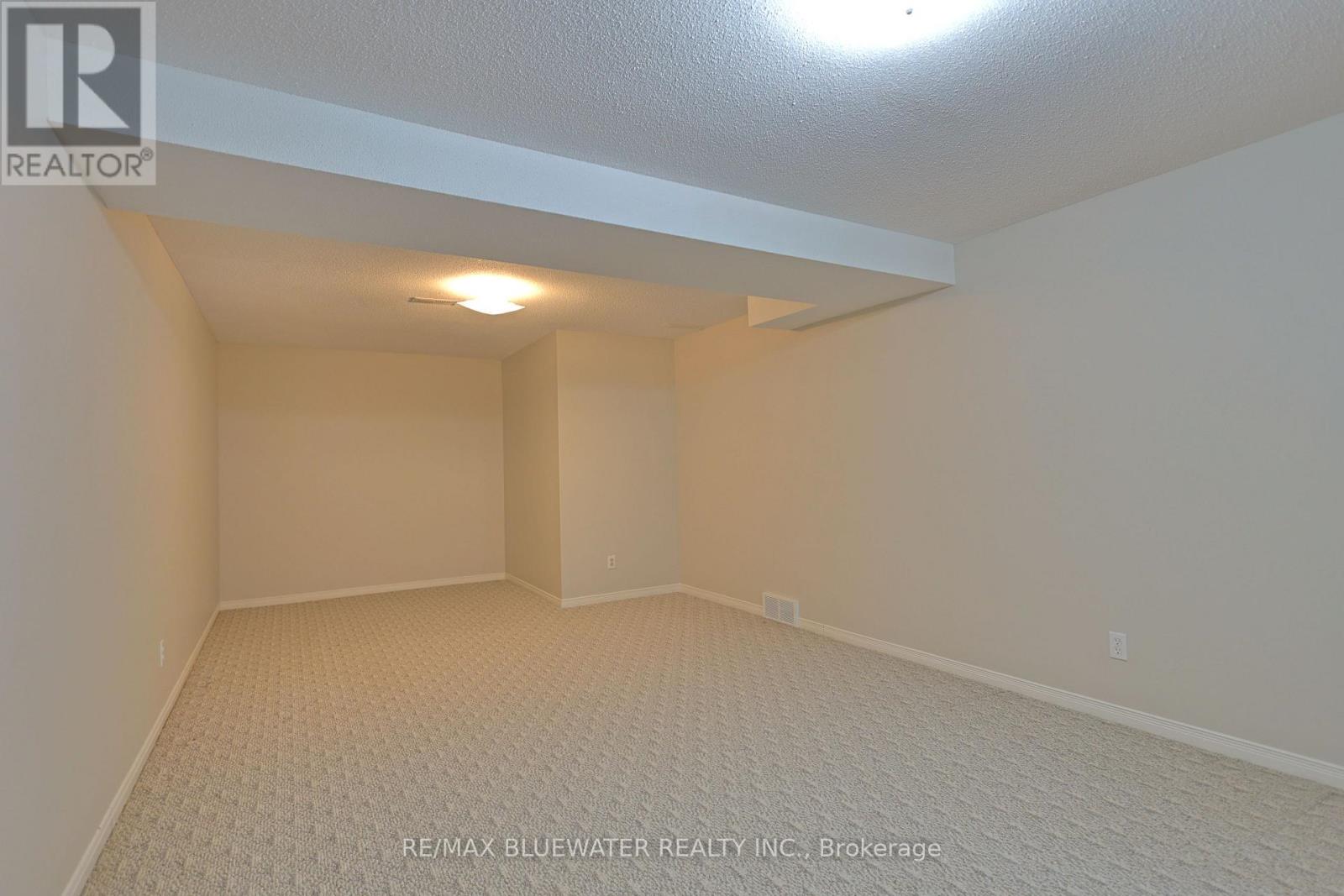 8 - 9826 Northville Crescent, Lambton Shores, Ontario  N0M 2N0 - Photo 43 - X12861312