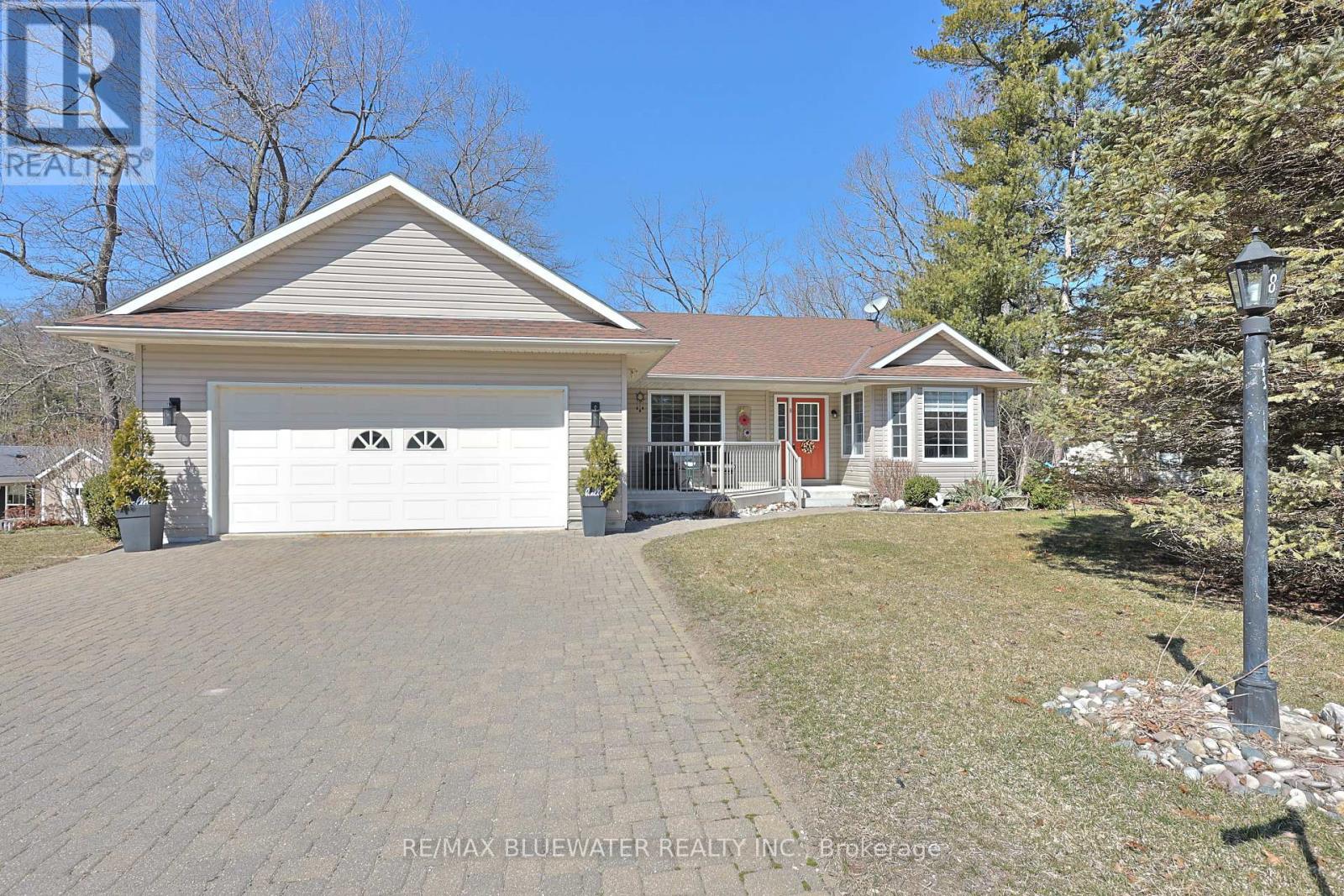 8 - 9826 Northville Crescent, Lambton Shores, Ontario  N0M 2N0 - Photo 8 - X12861312