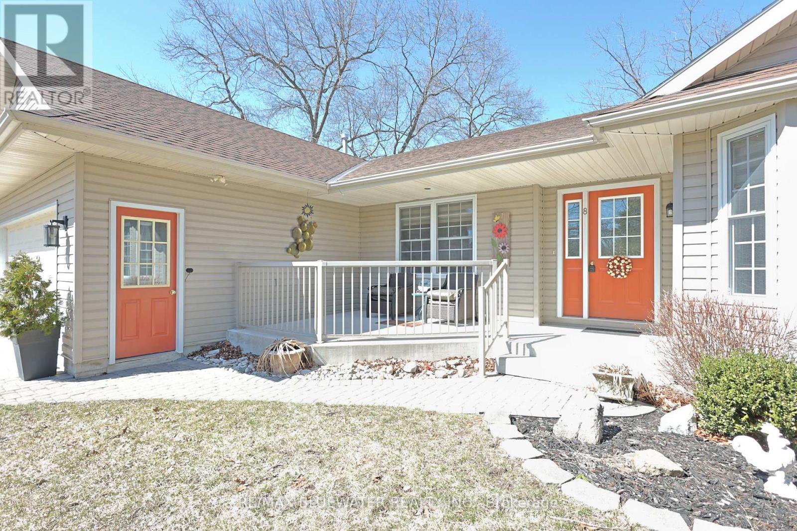 8 - 9826 Northville Crescent, Lambton Shores, Ontario  N0M 2N0 - Photo 9 - X12861312