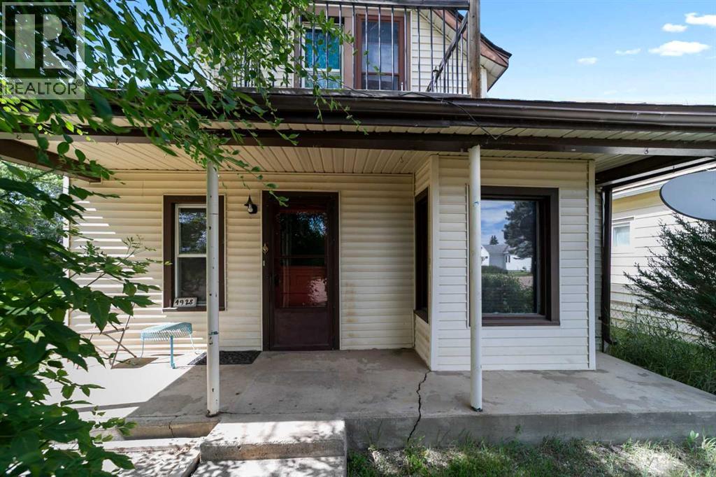 4928 51 Street, Hardisty, Alberta  T0B 1V0 - Photo 2 - A2238869