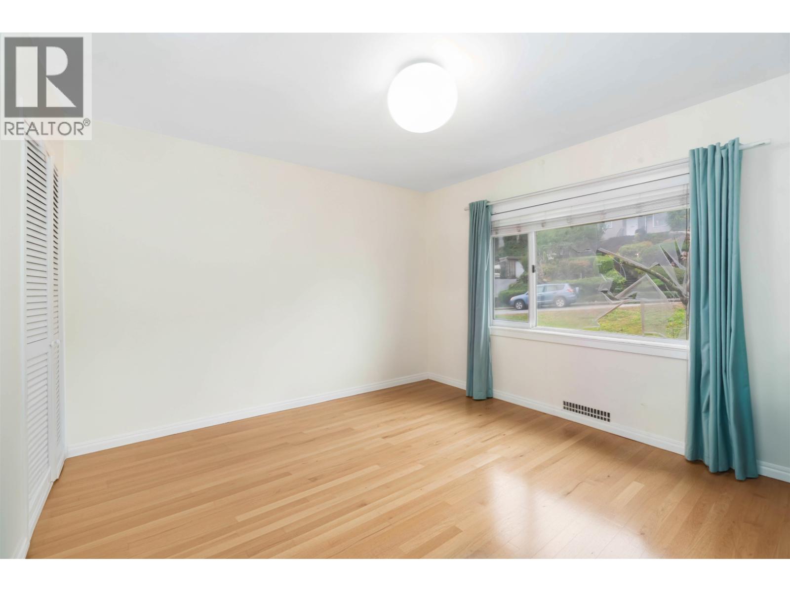 4037 Nithsdale Street, Burnaby, British Columbia  V5G 1P5 - Photo 14 - R3105254