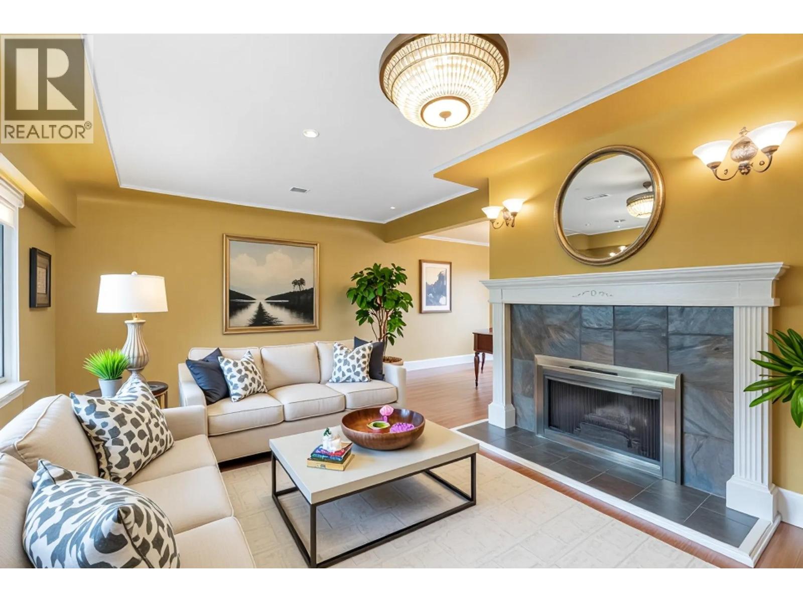 4037 Nithsdale Street, Burnaby, British Columbia  V5G 1P5 - Photo 2 - R3105254