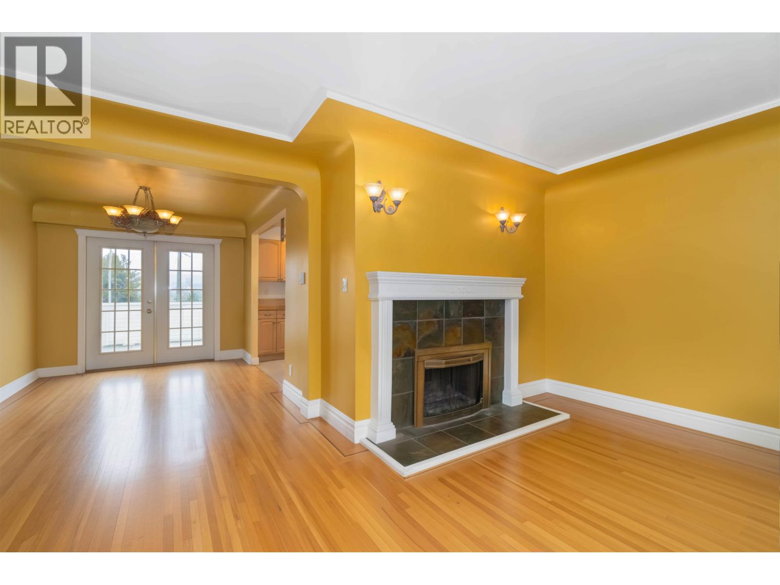 4037 Nithsdale Street, Burnaby, British Columbia  V5G 1P5 - Photo 6 - R3105254