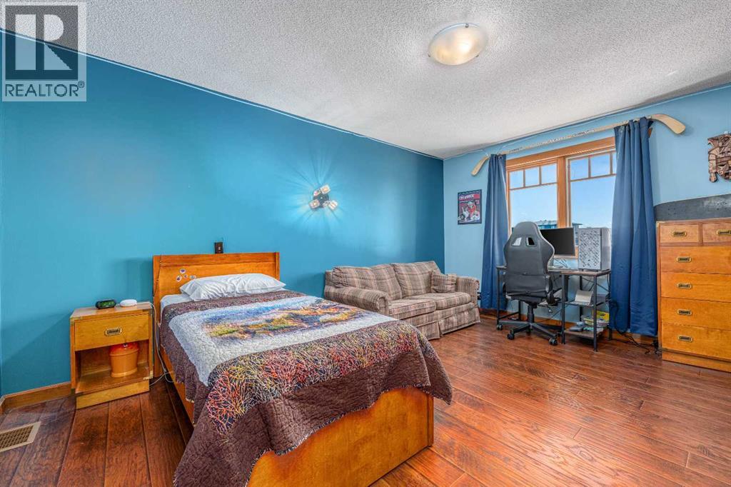 32 Aventerra Way, Rural Rocky View County, Alberta  T3Z 0B1 - Photo 39 - A2291067