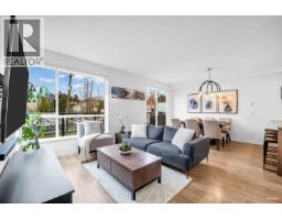1 533 E 3RD STREET, North Vancouver, British Columbia