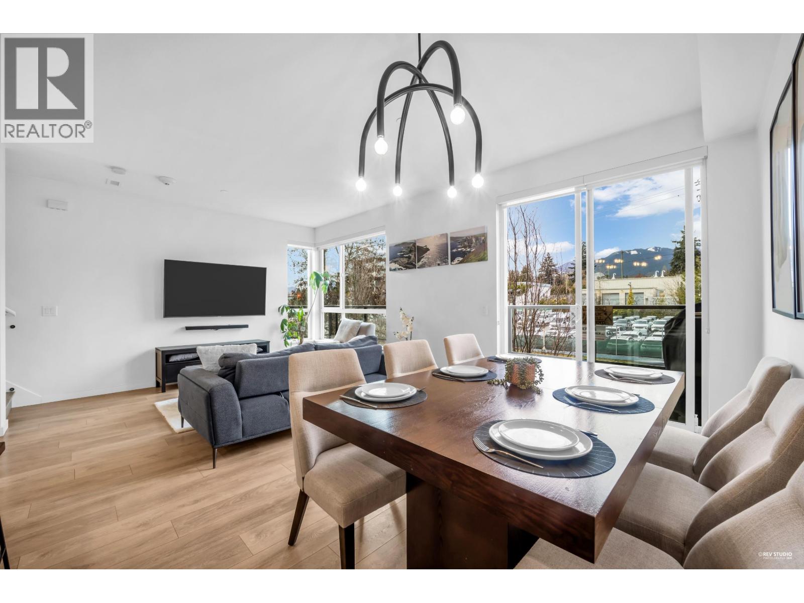 1 533 E 3rd Street, North Vancouver, British Columbia  V7L 1G4 - Photo 3 - R3105483