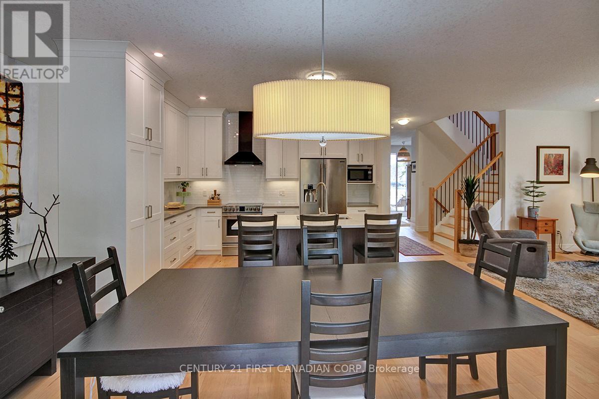 2113 Linkway Boulevard, London South, Ontario  N6K 0K8 - Photo 12 - X12941456