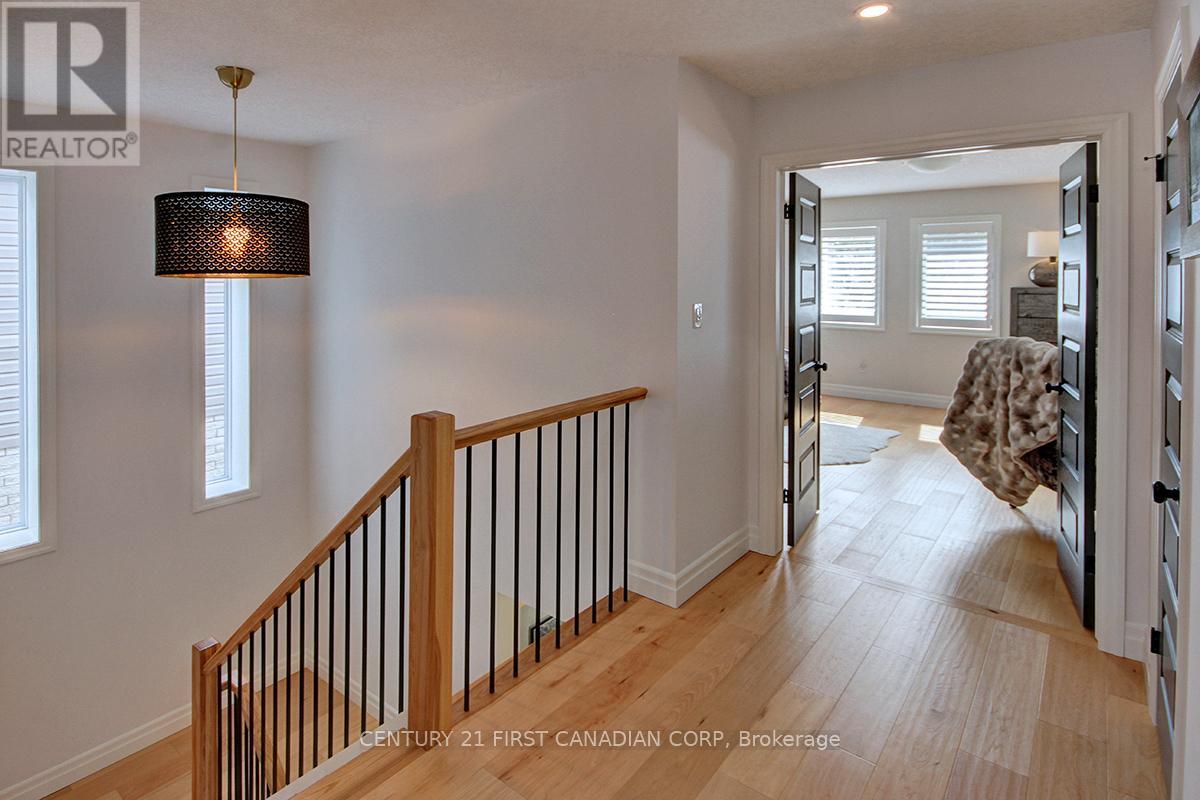 2113 Linkway Boulevard, London South, Ontario  N6K 0K8 - Photo 20 - X12941456