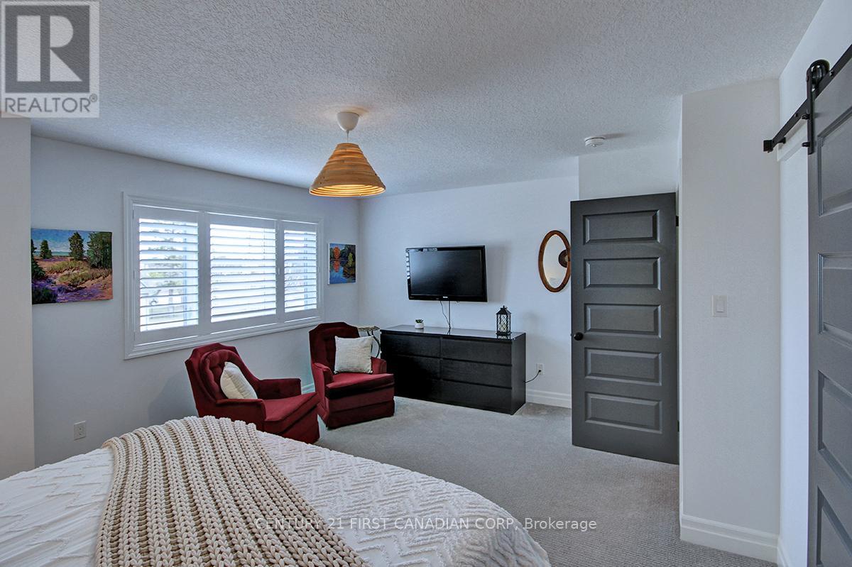 2113 Linkway Boulevard, London South, Ontario  N6K 0K8 - Photo 26 - X12941456