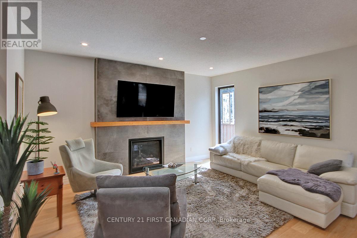 2113 Linkway Boulevard, London South, Ontario  N6K 0K8 - Photo 9 - X12941456