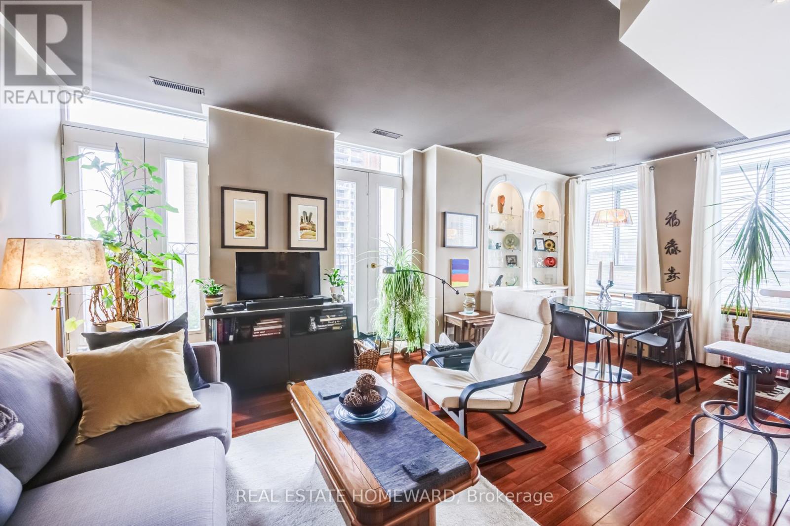 702 - 135 MAITLAND STREET, Toronto, Ontario