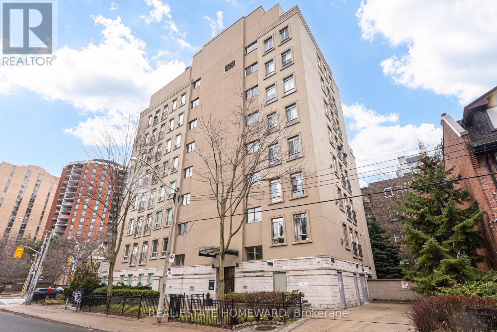 702 - 135 Maitland Street, Toronto, Ontario  M4Y 1E5 - Photo 2 - C12941344