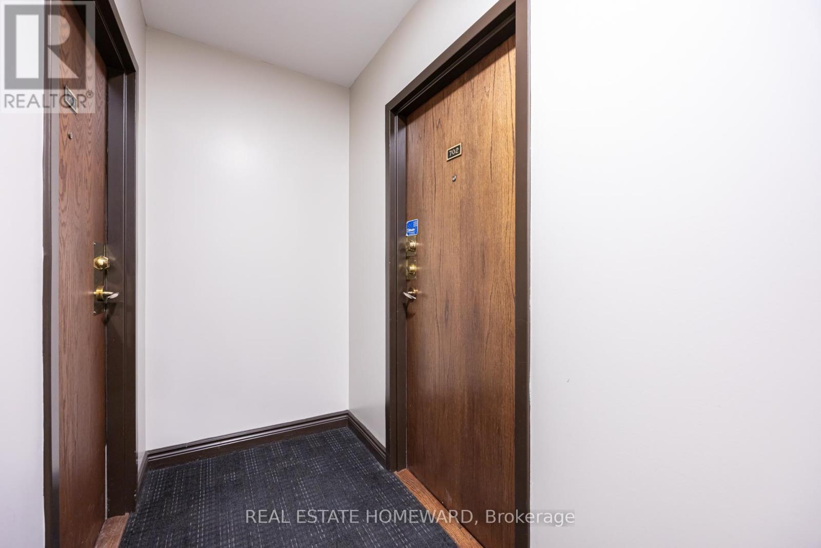 702 - 135 Maitland Street, Toronto, Ontario  M4Y 1E5 - Photo 4 - C12941344