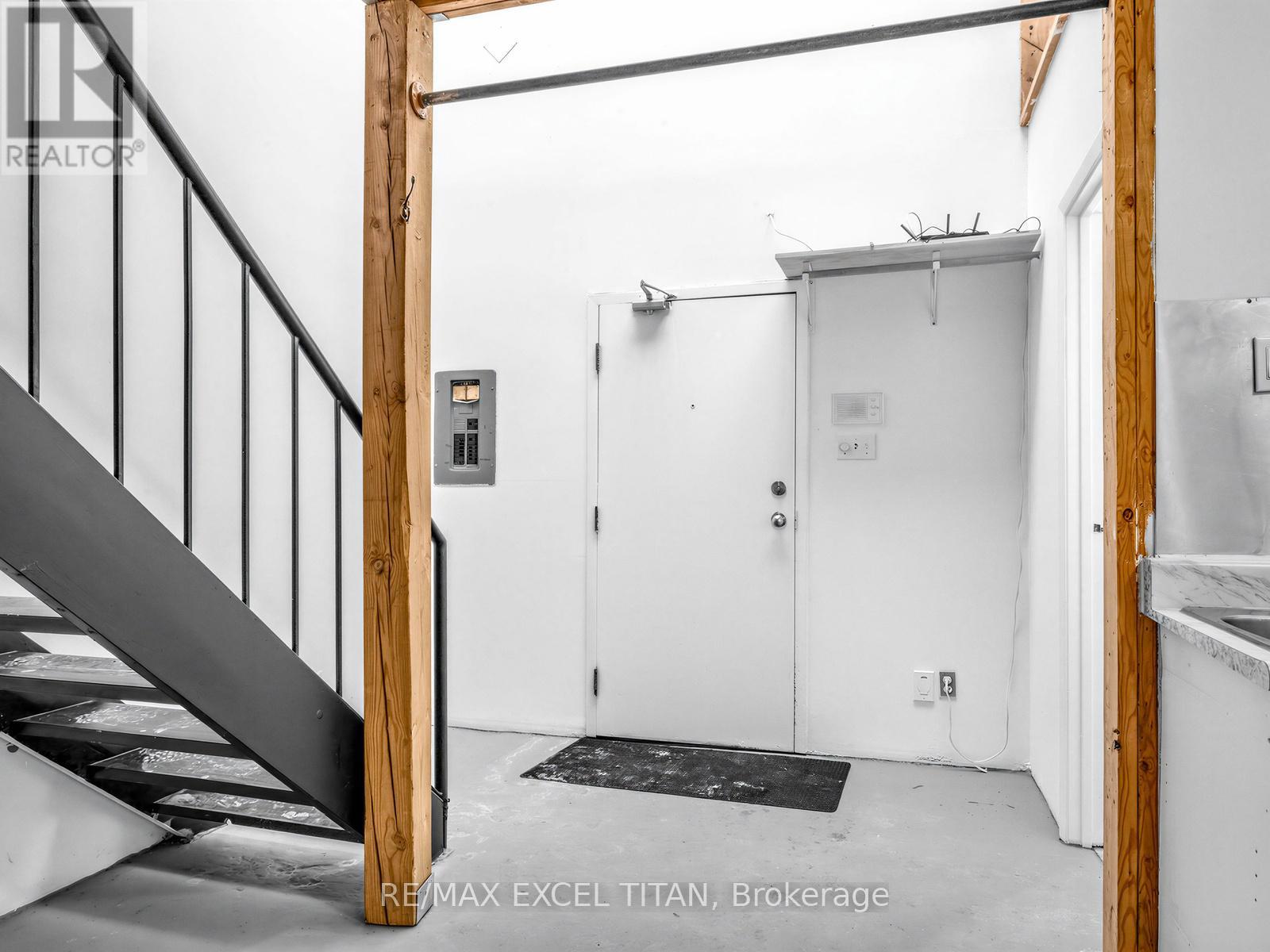 11 - 221 Sterling Road E, Toronto, Ontario  M6P 3L4 - Photo 6 - C12941350