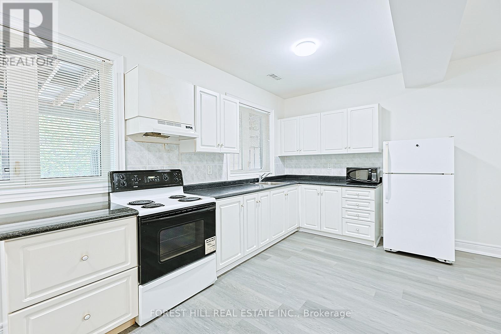 BSMT - 61 FAIRCHILD AVE AVENUE, Toronto, Ontario